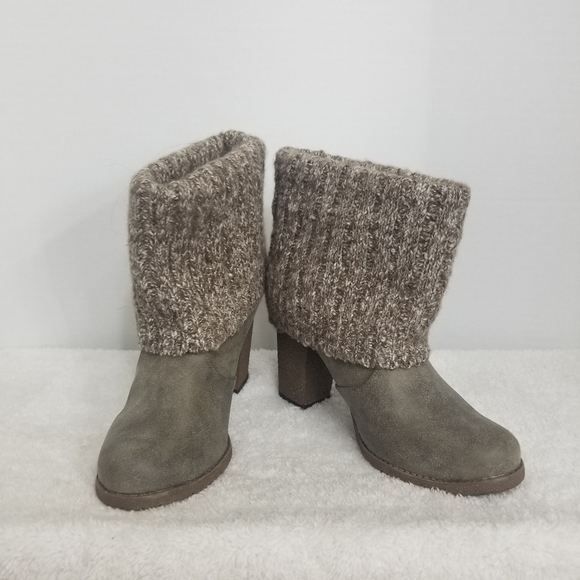 NEW! Mukluks pull on fold down sweater heel ankle boot - Picture 1 of 5
